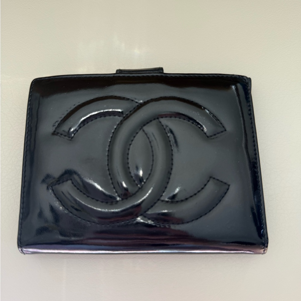 CHANEL Vintage Patent Leather Wallet